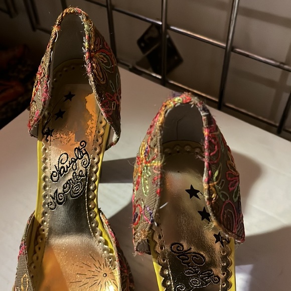 Cheeky Monkey Tapestry Open-Toed Pump. 6 - Picture 6 of 10